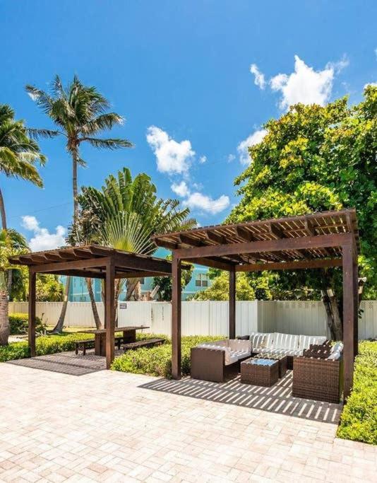 Beach Living At Island Pine Villas George Town Eksteriør bilde