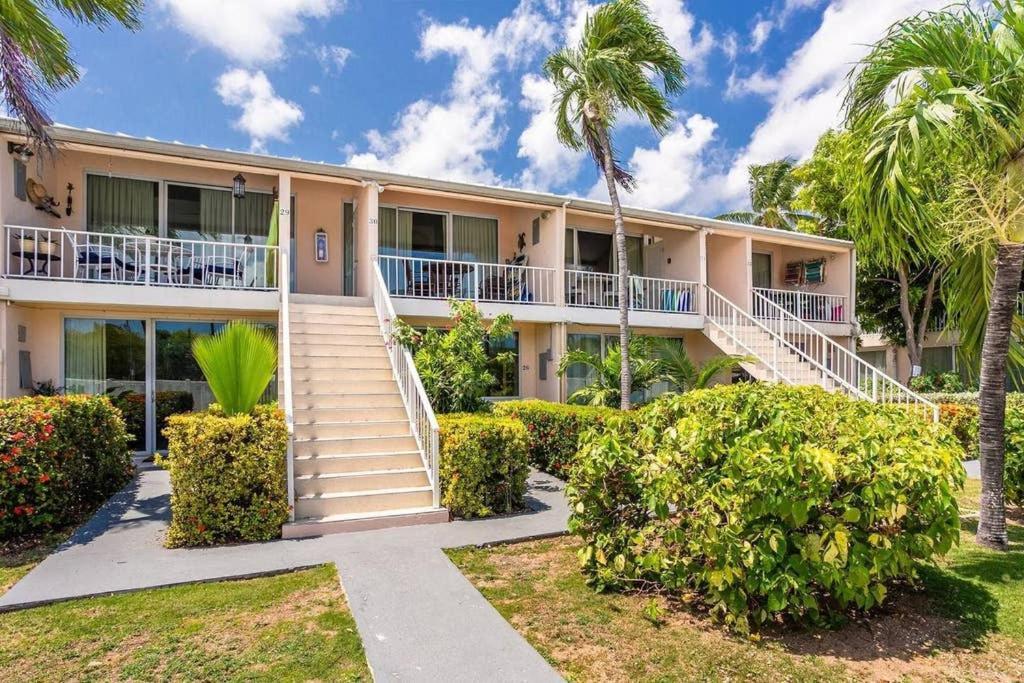 Beach Living At Island Pine Villas George Town Eksteriør bilde