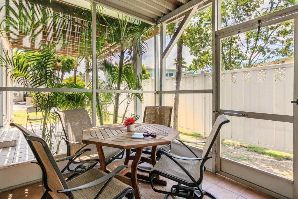 Beach Living At Island Pine Villas George Town Eksteriør bilde