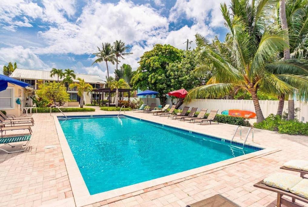 Beach Living At Island Pine Villas George Town Eksteriør bilde