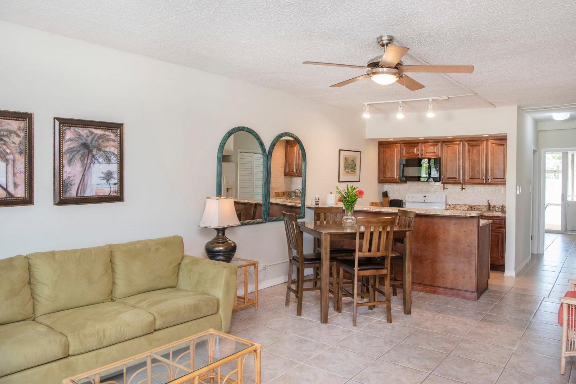 Beach Living At Island Pine Villas George Town Eksteriør bilde