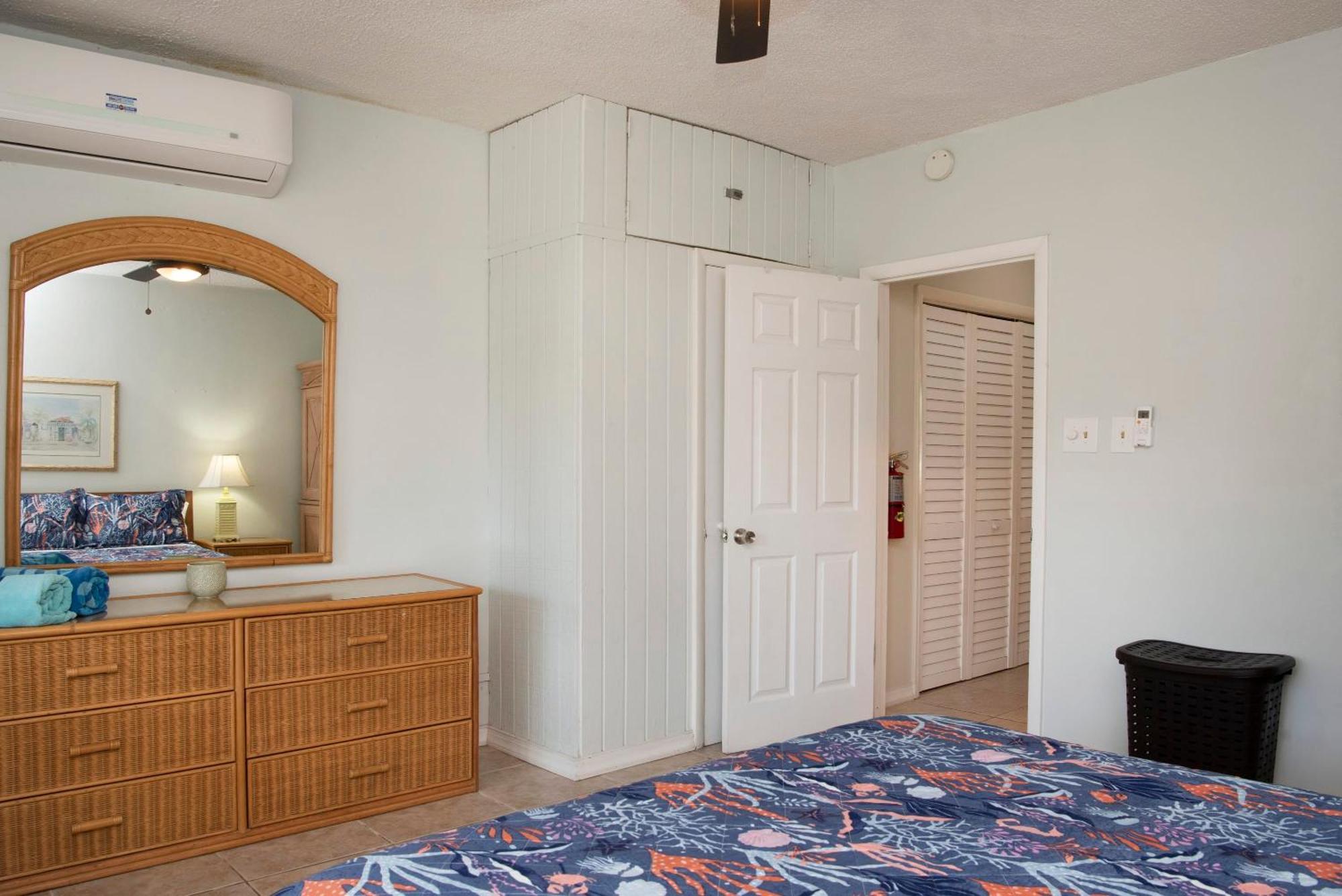Beach Living At Island Pine Villas George Town Eksteriør bilde