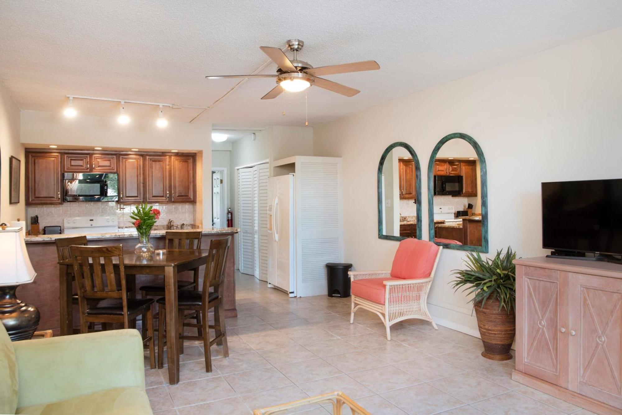 Beach Living At Island Pine Villas George Town Eksteriør bilde